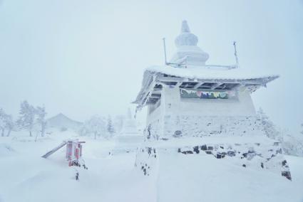 Свердловская область. Буддийский монастыре `Шад Тчуп Линг` на горе Качканар.