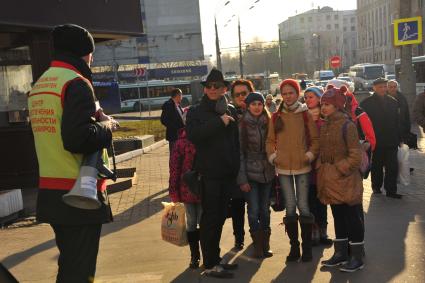 Москва.  Сотрудники метрополитена  на Калужско-Рижской линии  во время особого режима движения поездов, связанного с ремонтными работами.