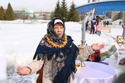 Челябинск. Народные забавы  во время празднования Широкой Масленицы.