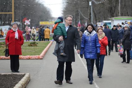 Ставрополь. Губернатор Ставропольского края Владимир Владимиров с семьей  во время празднования Широкой Масленицы.