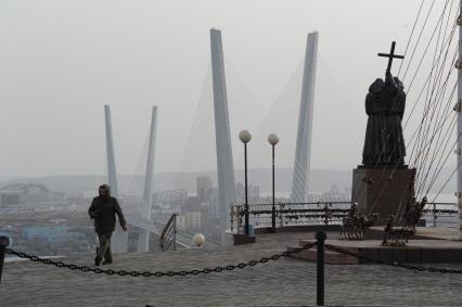 Владивосток.  Золотой мост - вантовый мост через бухту Золотой Рог.