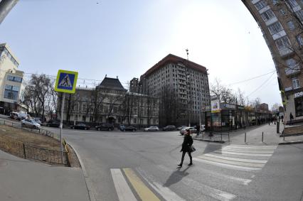 Москва.  Заброшенное здание телецентра рядом с метро Шаболовская.