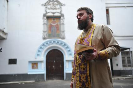 Москва.  Настоятель храма Покрова Пресвятой Богородицы в следственном изоляторе №2 `Бутырская тюрьма`