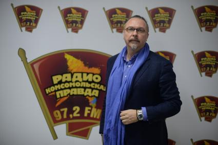 Москва. Режиссер Юрий Грымов на радиостанции `Комсомольская правда`.