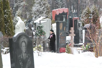 Диск 159.Троекуровское кладбище города Москвы могила актера Галкина Владислава