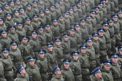 Алабино. Участники  пеших колонн парадного расчета войск  Московского гарнизона Центрального военного округа  на  репетиции военного парада, посвященного 71-й годовщине Победы в Великой Отечественной войне.