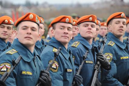 Алабино. Участники  пеших колонн парадного расчета войск  Московского гарнизона Центрального военного округа  на  репетиции военного парада, посвященного 71-й годовщине Победы в Великой Отечественной войне.