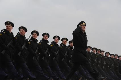 Алабино. Участники  пеших колонн парадного расчета войск  на  репетиции военного парада, посвященного 71-й годовщине Победы в Великой Отечественной войне.