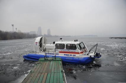 Москва.   Подготовка  к X российской молодежной экспедиции `На лыжах - к Северному полюсу!`.