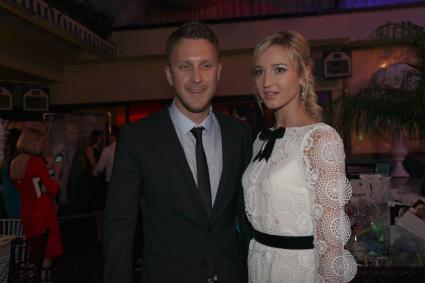 Диск 157. Премия Topical Style Awards 2015 телеведущая Бузова Ольга Виктория певец Александр Тарасов T-Killah