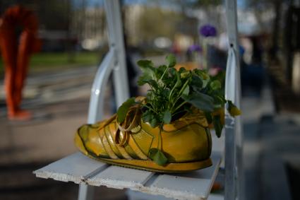 Москва. В рамках ежегодного  фестиваля `Московская весна` на  Тверском бульваре прошел парад цветов.