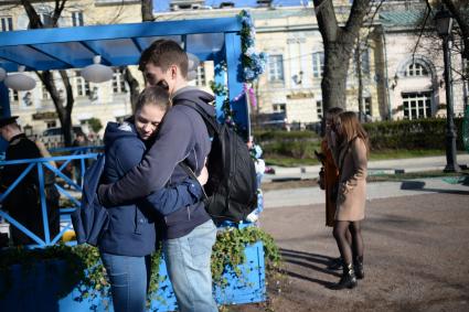 Москва. В рамках ежегодного  фестиваля `Московская весна` на  Тверском бульваре прошел парад цветов.