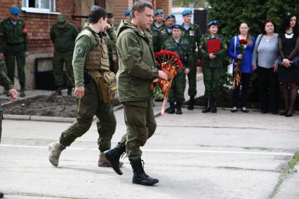 Украина, Донецк. Глава ДНР Александр Захарченко на открытии мемориальной доски полковнику Евгению Кононову в 3 отдельном батальоне спецназа республиканской Гвардии ДНР.