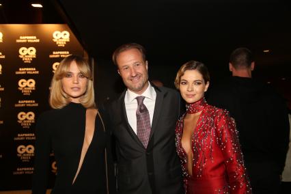 Диск 158. Церемония вручения премии GQ Человек года 2015. Певица Наталья Ионова (Глюкоза) Режиссер Марюс Вайсберг и актриса Наталья Бардо