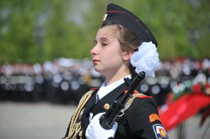 Москва.  Учащиеся кадетского корпуса на  московском параде  кадетов, посвященном 71 - годовщине Победы в Великой Отечественной войне и 75-летнему юбилею битвы под Москвой, на Поклонной  горе.