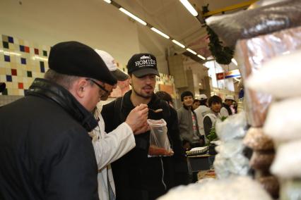 Диск 161. Певец Дмитрий Билан на Дорогомиловском рынке