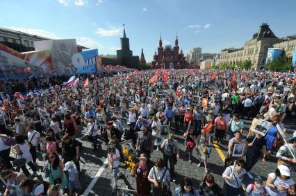 Москва.  Участники шествия`Бессмертный полк` в честь 71-й годовщины Победы в Великой Отечественной войне.