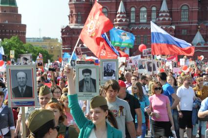 Москва.  Участники шествия`Бессмертный полк` в честь 71-й годовщины Победы в Великой Отечественной войне.