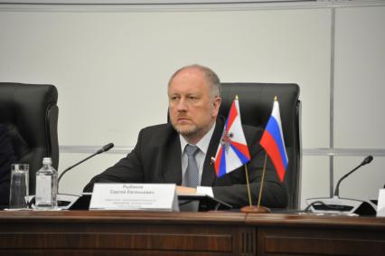 Кубинка. Рыбаков Сергей на пресс-конференции организаторов фестиваля `День танкиста. Майские учения`, организованного компанией Wargaming.net – производителем популярной компьютерной игры World of Tanks.