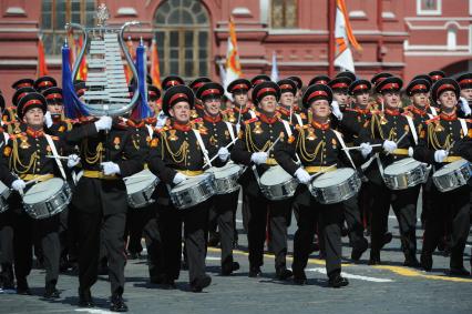 Москва.   Военнослужащие парадных расчетов  на Красной площади во время военного парада, посвященного 71-й годовщине Победы в Великой Отечественной войне.