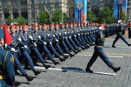 Москва.   Военнослужащие парадных расчетов  на Красной площади во время военного парада, посвященного 71-й годовщине Победы в Великой Отечественной войне.