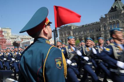 Москва.   Военнослужащие парадных расчетов  на Красной площади во время военного парада, посвященного 71-й годовщине Победы в Великой Отечественной войне.