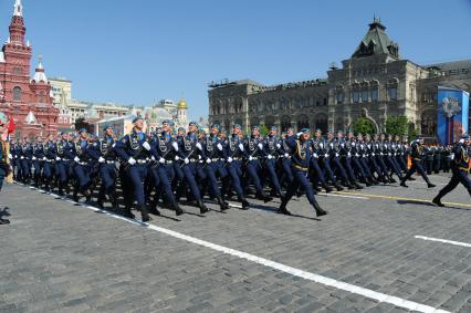 Москва.   Военнослужащие на Красной площади во время военного парада, посвященного 71-й годовщине Победы в Великой Отечественной войне.