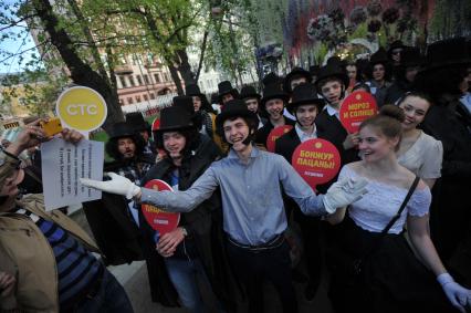 Москва.  Участник парада в честь Александра Пушкина на Тверском бульваре в рамках фестиваля `Московская весна`.