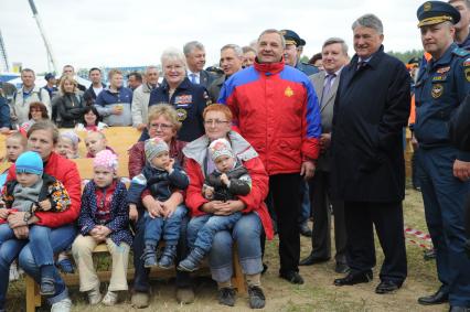 Московская область,  Ногинск.  Министр РФ по делам гражданской обороны, чрезвычайным ситуациям и ликвидации последствий стихийных бедствий Владимир Пучков прибыл  на открытие Международного салона `Комплексная безопасность-2016`.