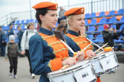 Московская область,  Ногинск. Барабанщицы на демонстрационных учениях в рамках открытия Международного салона `Комплексная безопасность-2016.