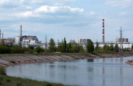 Украина. Чернобыльская АЭС, вид на все четыре энергоблока.