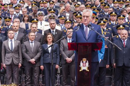 Сербия. Зренянин. Первый , после распада Югославии,  военный парад   в честь Дня Победы   открыл президент Республики Сербии Томислав Николич.