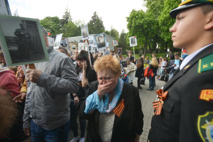 Ставрополь.  Участники акции памяти `Бессмертный полк` во время шествия в День Победы.