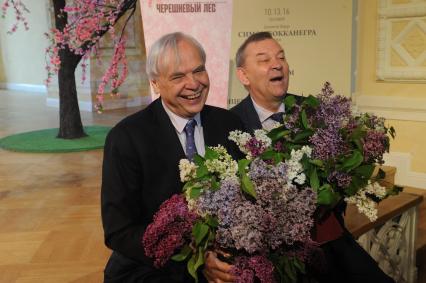 Москва.   Художественный руководитель миланского театра La Scala Александр Перейра и генеральный директор Государственного академического Большого театра Владимир Урин  (слева направо) во время пресс-конференции, посвященной партнерству между Большим театром и ГУМом и гастролям театра La Scala.