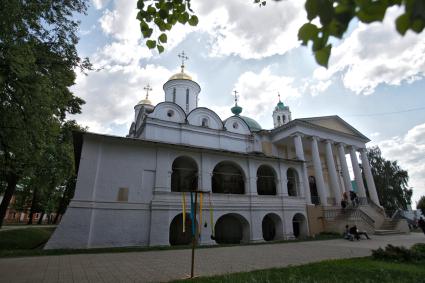 Ярославль.    Собор Спаса Преображения.