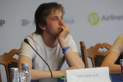 Сочи. Актер Александр Паль на пресс-конференции фильма`Хороший мальчик` в рамках 27-го Открытого российского кинофестиваля `Кинотавр`.