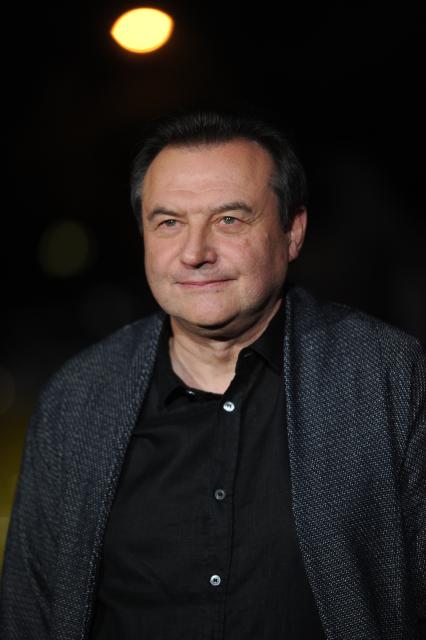 Сочи. Режиссер Алексей Учитель перед премьерой фильма `Огни большой деревни` на XXVII открытом российском кинофестивале `Кинотавр`.