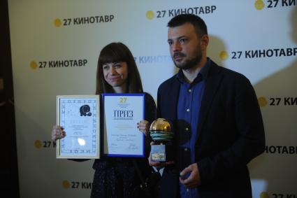 Сочи. Режиссер Денис Шабаев, получивший приз в номинации `За лучший дебют` за фильм `Чужая работа`, на церемонии закрытия XXVI Открытого Российского кинофестиваля `Кинотавр`.