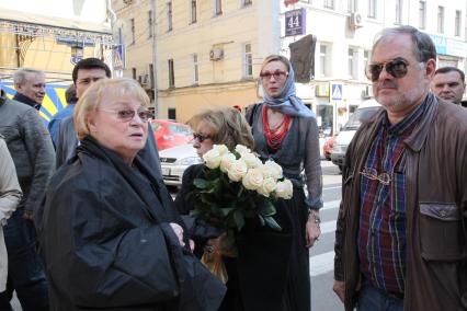 актриса Алла Покровская и актриса Лия Ахеджакова и ее супруг фотограф Владимир Персиянинов