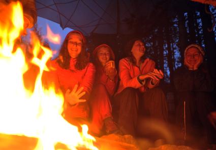 Республика Карелия, Муезерский район. Детский спортивно-оздоровительный лагерь Дмитрия и Матвея Шпаро `Большое Приключение`. Вечерний чай.