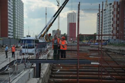 Москва. Строительство станции `Некрасовка` Кожуховской линии Московского метрополитена.