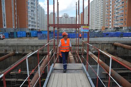 Москва. Строительство станции `Некрасовка` Кожуховской линии Московского метрополитена.