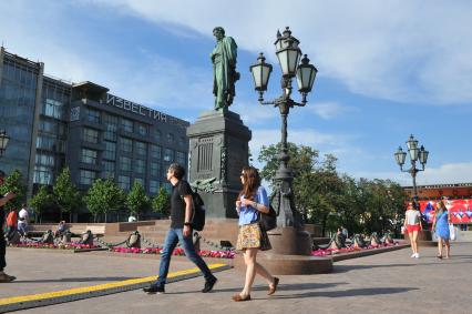 Москва. Памятник  Александру Пушкину на Пушкинской площади.