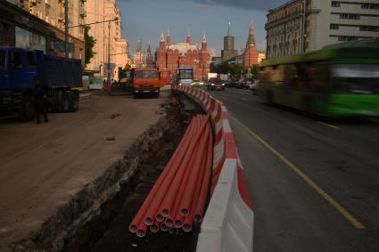 Москва.    Ремонтные работы по благоустройству на Тверской улице.