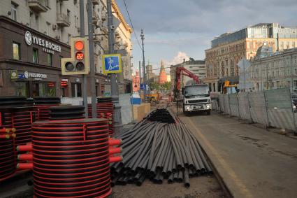 Москва.    Ремонтные работы по благоустройству на Тверской улице.