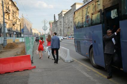 Москва.    Ремонтные работы по благоустройству на Тверской улице.