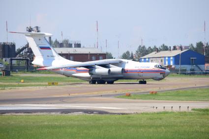 Иркутская область. 30.06.2016. Самолет МЧС РФ Ил-76 на аэродроме. Самолет пропал в районе тушения лесных пожаров 1 июля.