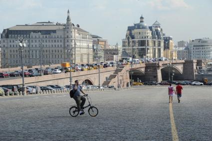 Москва. Вид на Москворецкий мост.