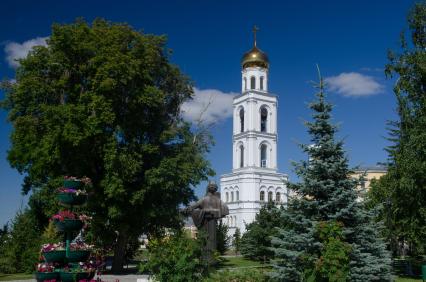 Самара. Колокольня  Иверского женского монастыря.