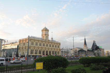 Москва. Ленинградский и Ярославский вокзал (справа)